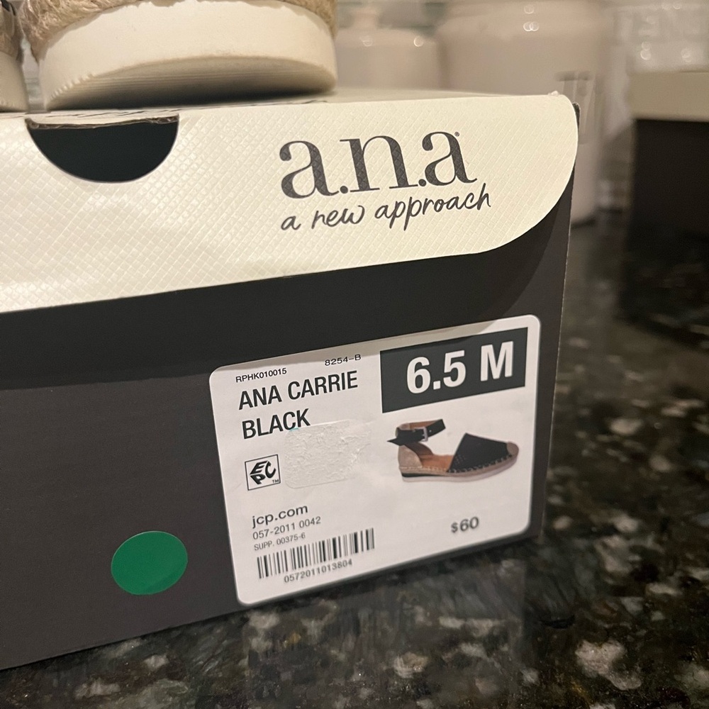 A.N.A. Women's Carrie Wedge Sandals, Black, Size 6.5 NWT - Picture 6 of 6